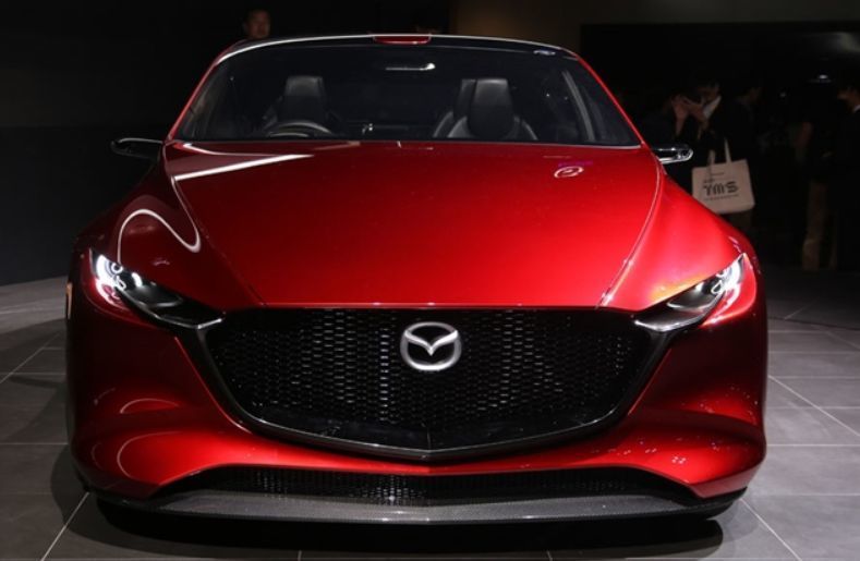 Mazdaアクセラフルモデルチェンジ後のインテリアは Mazdaアクセラのフルモデルチェンジで19年乗り換えを考える